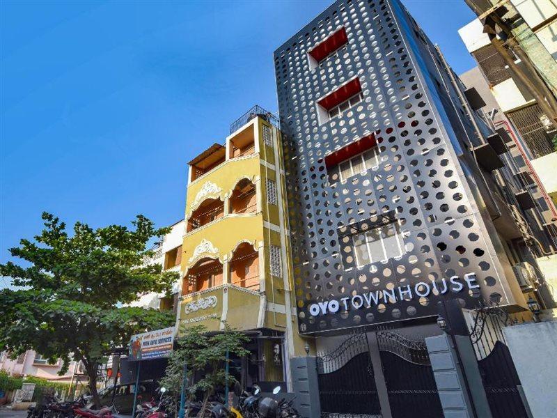 Oyo Townhouse 091 Nungambakkam Chennai Exterior foto