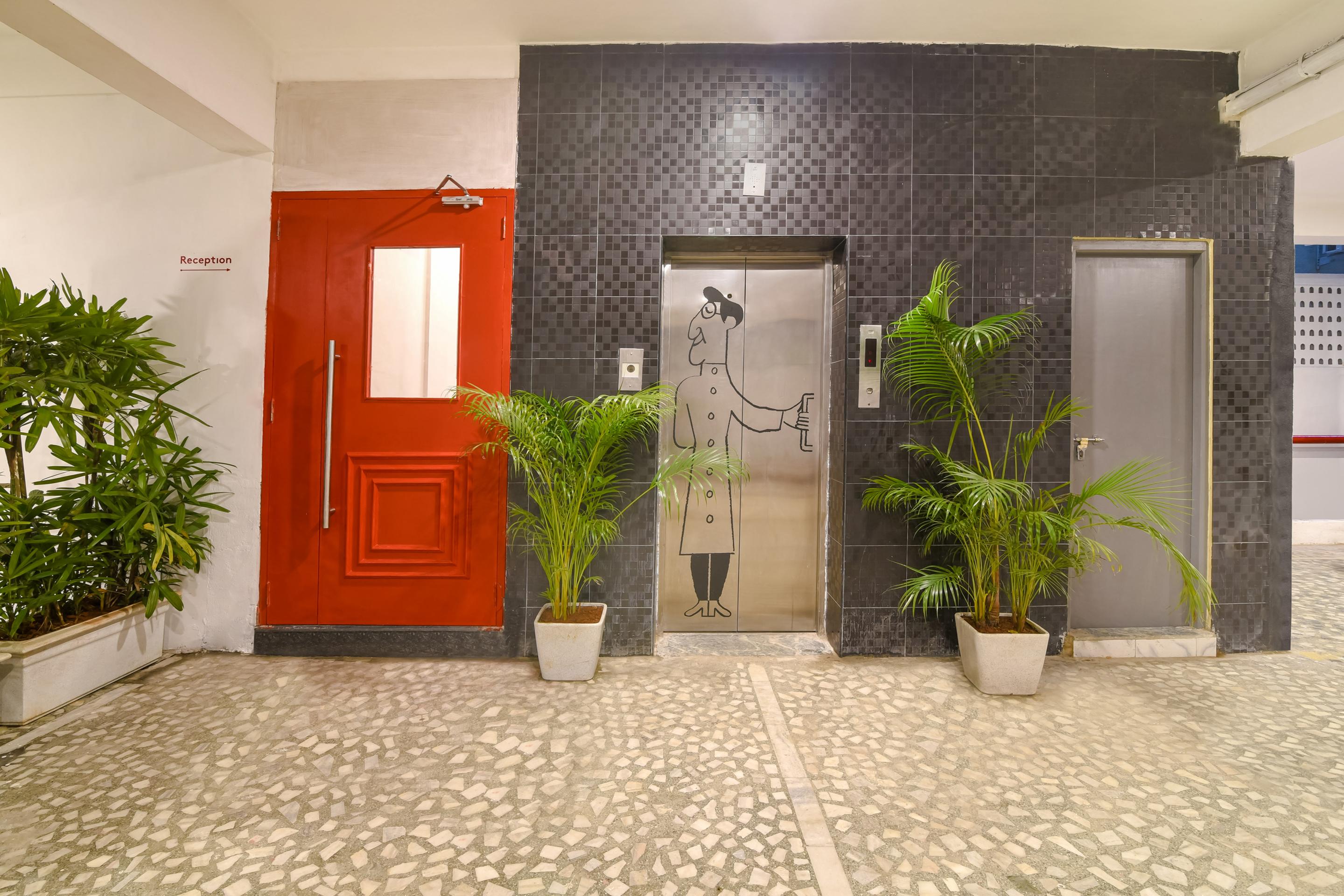Oyo Townhouse 091 Nungambakkam Chennai Exterior foto